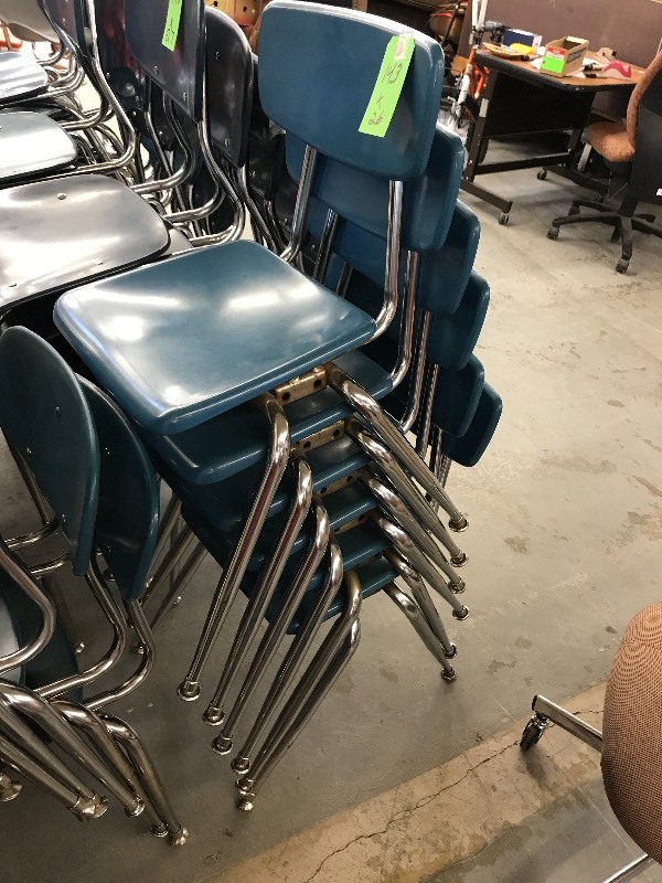 26 COMPOSITE PLASTIC CHAIRS