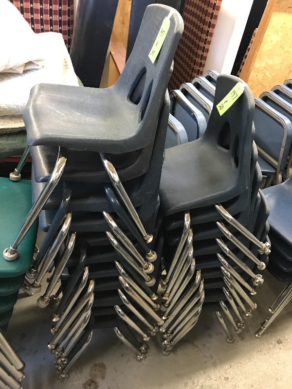 20 PLASTIC CHAIRS