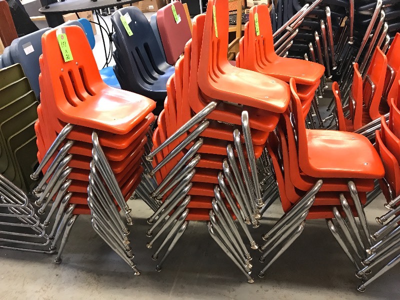 21 PLASTIC CHAIRS