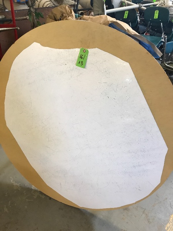 3 ROUND TABLES