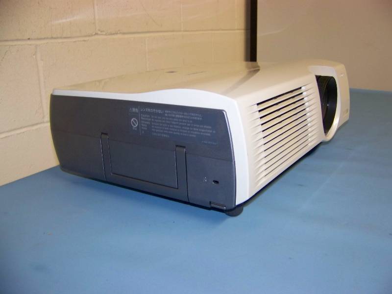 lot 33 image: Sony, SuperBright, VPL-PX35, LCD Projector