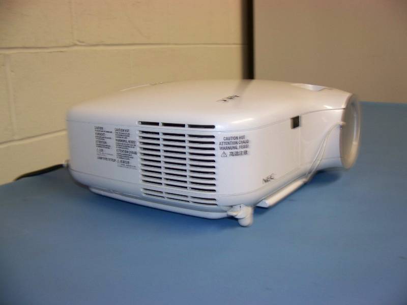 lot 38 image: NEC, LT380, LCD Projector