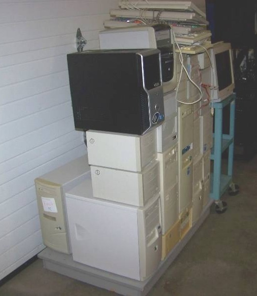 lot 78 image: (LARGE LOT) Computer  PC Towers, Keyboards and Monitor