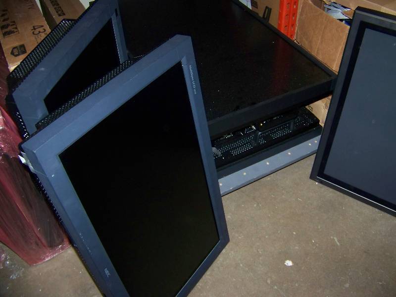 lot 97 image: (5) Flat Screen Displays  Monitors for PARTS  REPAIR