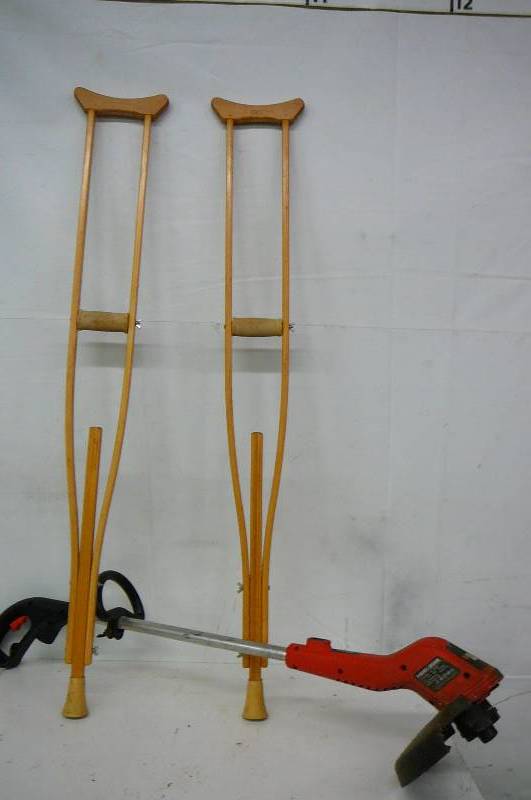 Trimmer & Wood Crutches