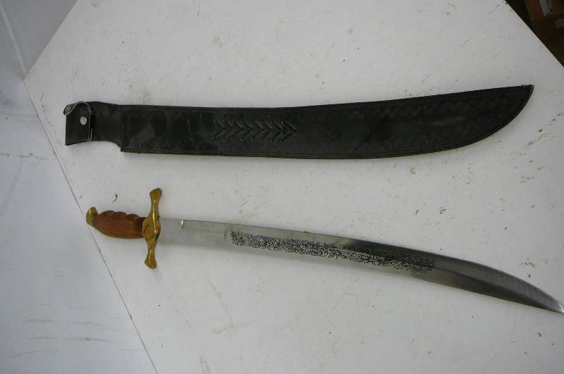 Large Knife & Sheath 24 12 