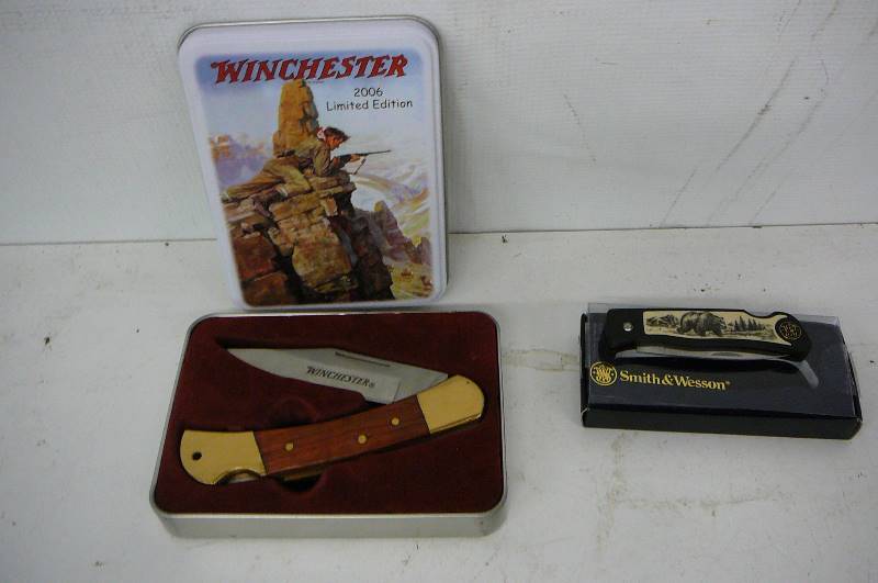 Collectable Knives Winchester  Smith & Wesson