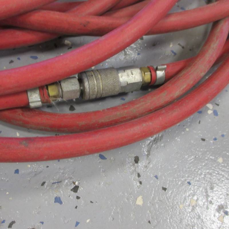 lot 13 image: (2) Air Hoses approx. 50