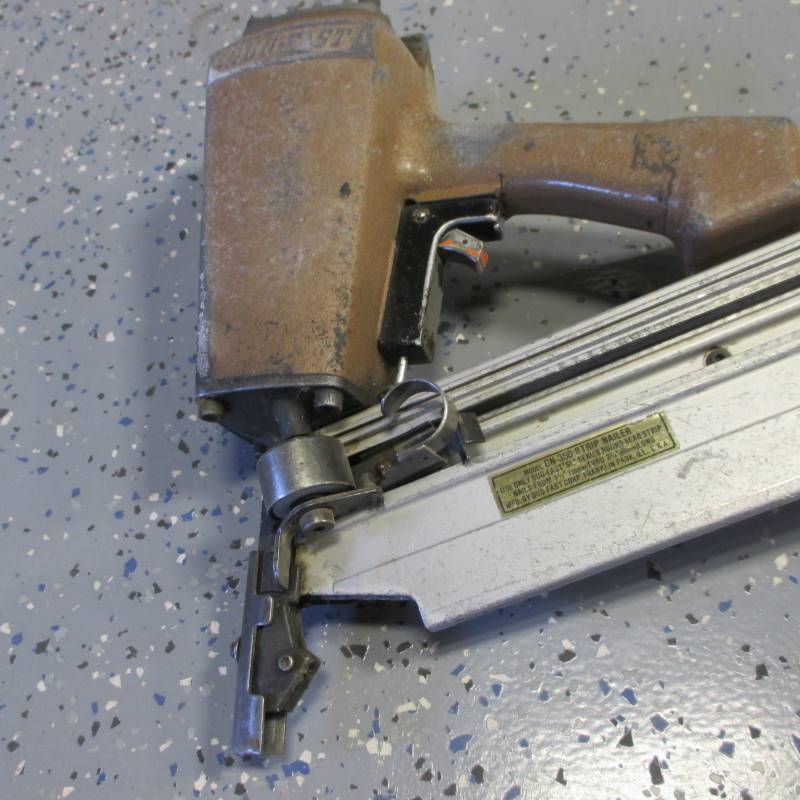lot 30 image: DuoFast Nailer