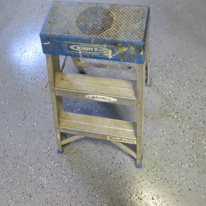 lot 34 image: Werner 2 Step Alum Ladder