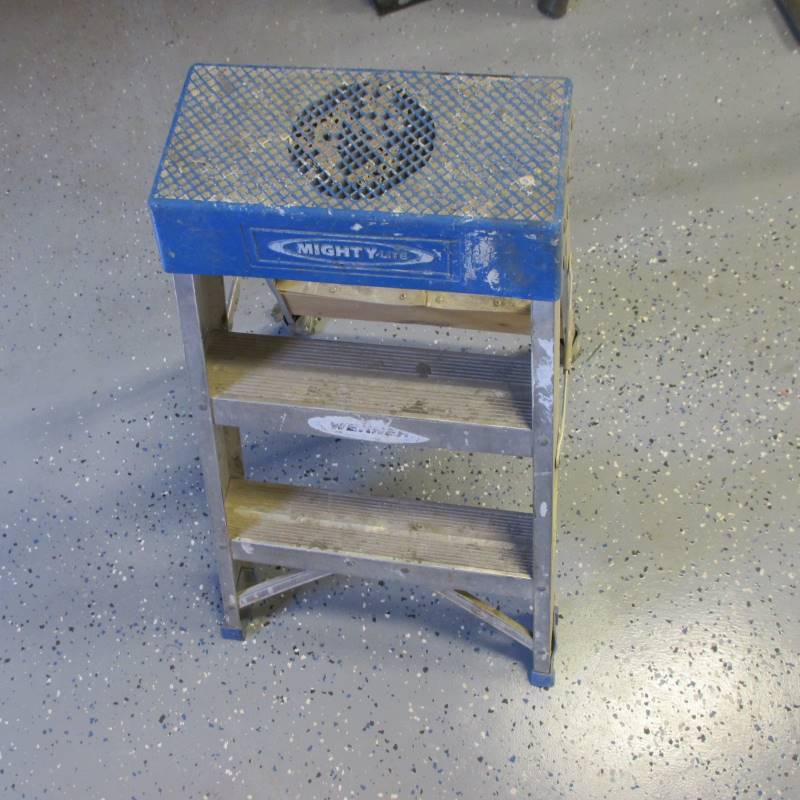 lot 36 image: Werner 2 Step Alum Ladder