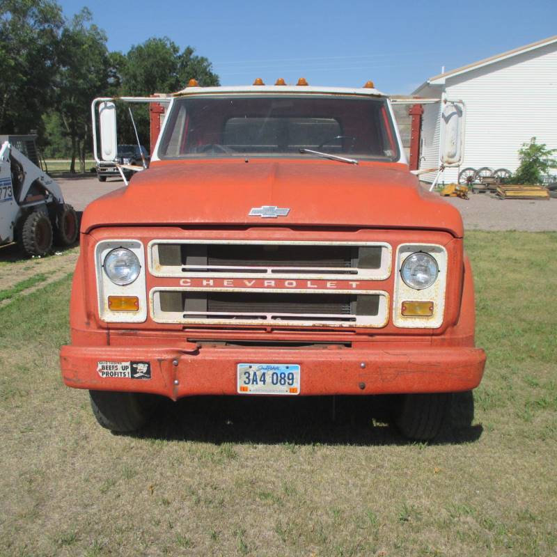 lot 6 image: 1972 Chevrolet Dump Truck