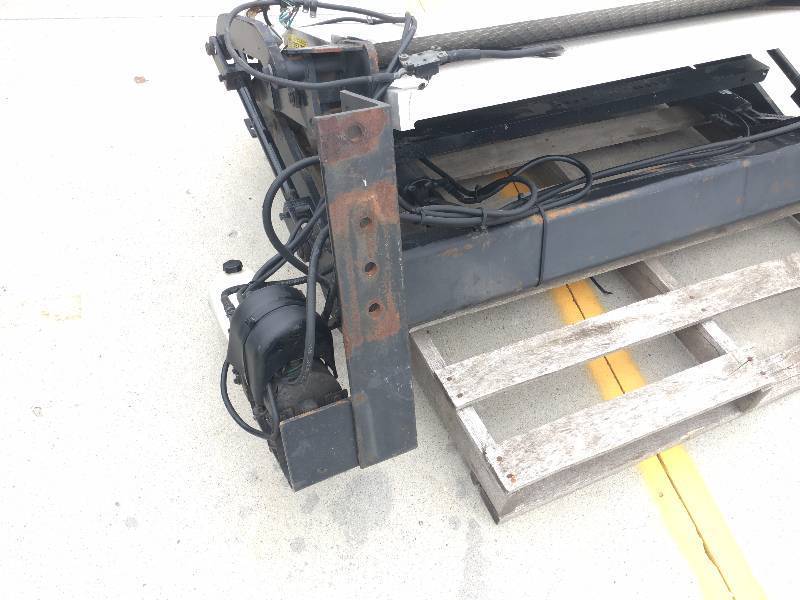 lot 18 image: Tommy Lift Gate