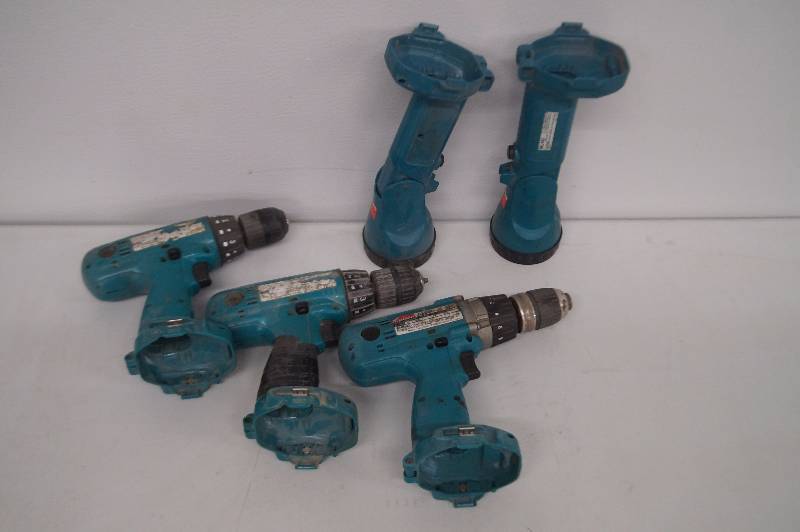 lot 42 image: Makita Drills & Flashlights