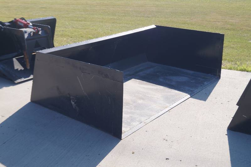 lot 53 image: Skid Steer CompostSnow Bucket