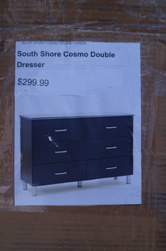 lot 30 image: Double Dresser