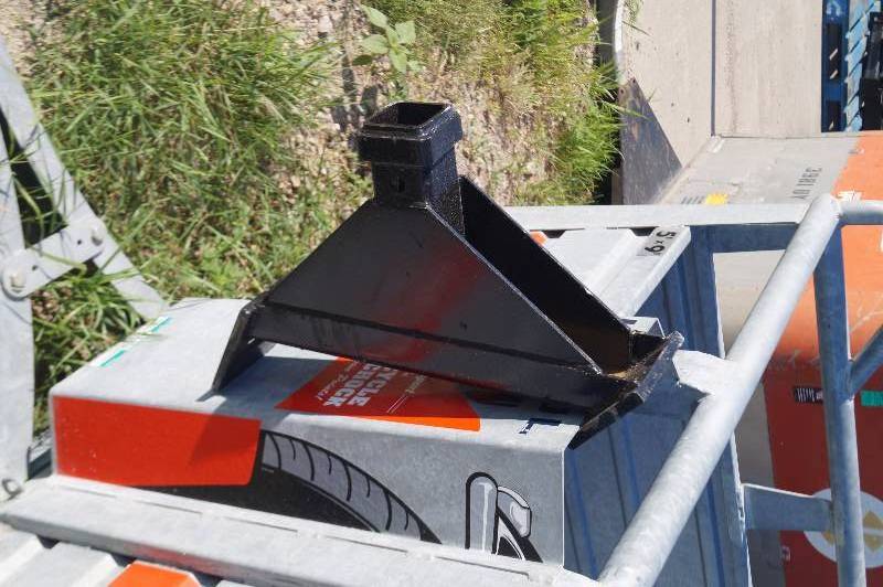 lot 64 image: Skid Steer Quick Attach Receiver Hitch Adapter