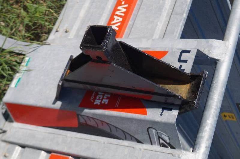 lot 63 image: Skid Steer Quick Attach Receiver Hitch Adapter
