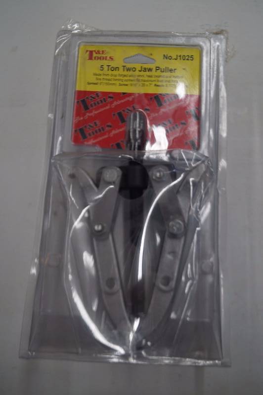 lot 89 image: 2 Jaw Puller