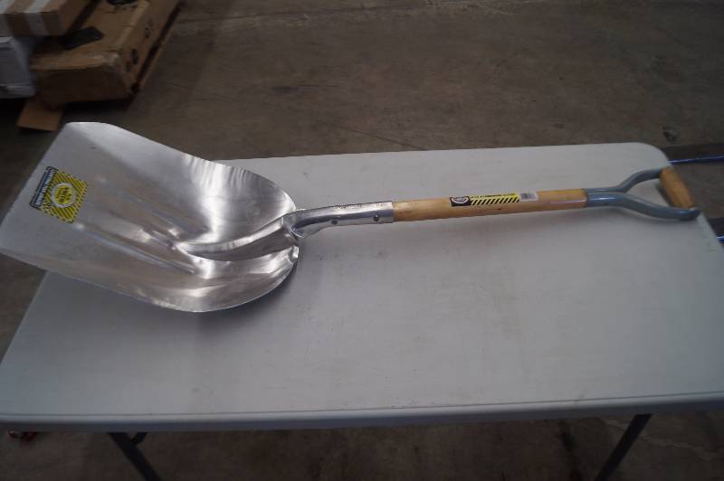 lot 92 image: Scoop Shovel