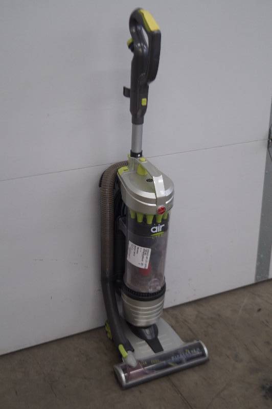 lot 153 image: Hoover Air Lite Vacuum