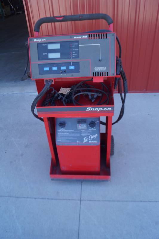 lot 163 image: Snap On Starting & Charging System Tester