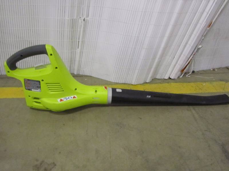 lot 33 image: Ryobi ONE 120 mph 18-Volt Lithium-Ion Cordless Hard Surface BlowerSweeper