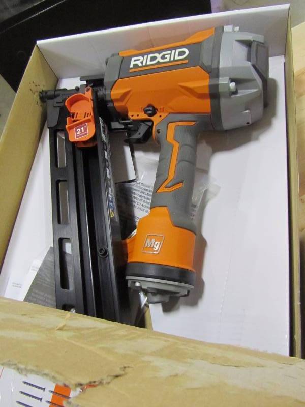 lot 63 image: Ridgid 21 Degree 3-12 in. Round-Head Framing Nailer