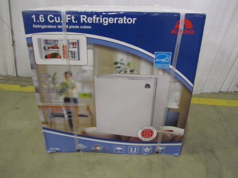 lot 85 image: IGLOO 1.7 cu. ft. Mini Refrigerator in White