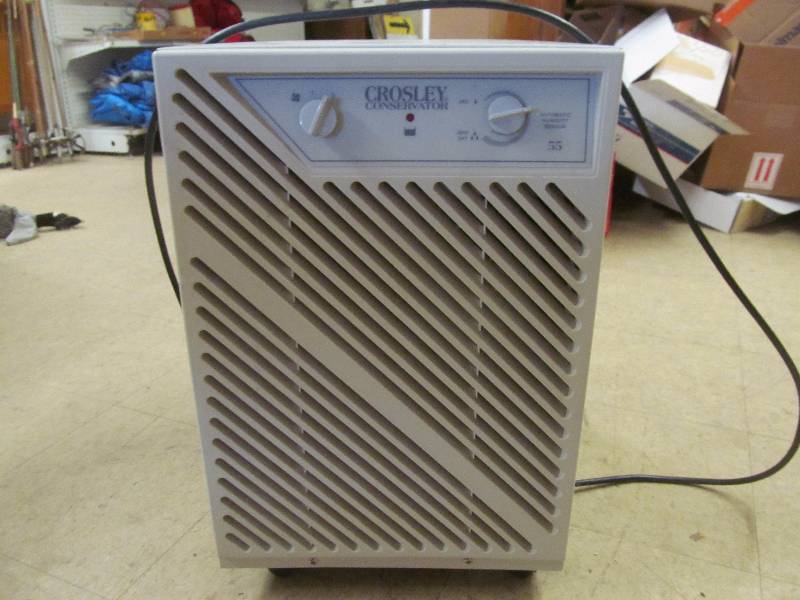 lot 26 image: dehumidifier