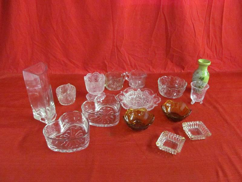 lot 38 image: glassware
