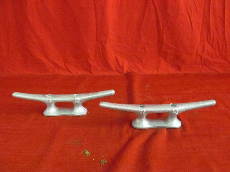 lot 72 image: dock cleat