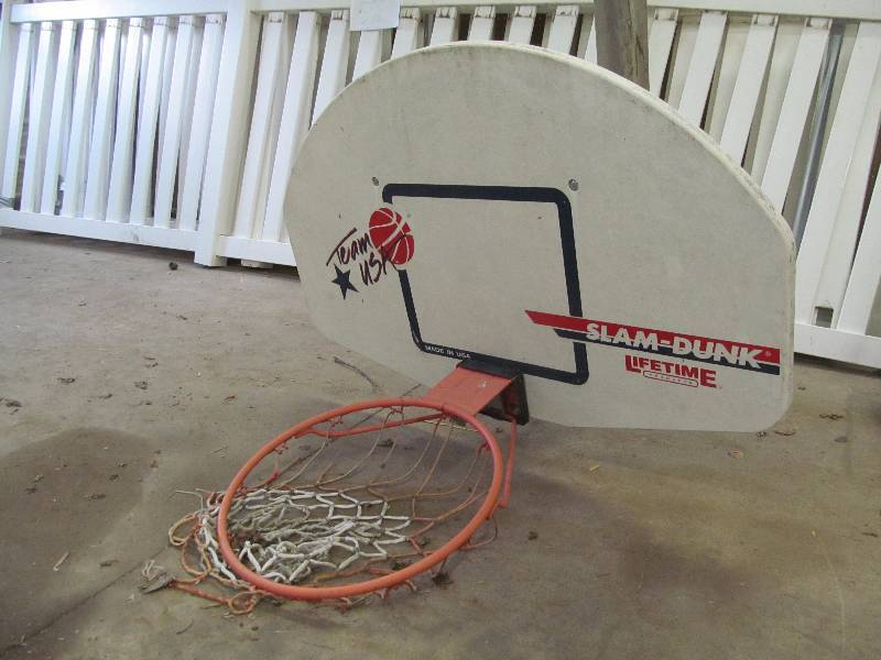 lot 83 image: basket ball hoop