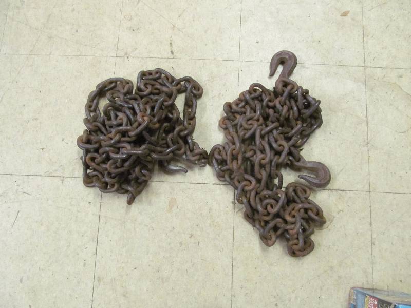 lot 100 image: chain