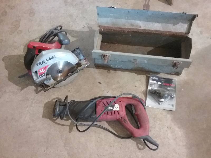 lot 31 image: Lot - SkilSaw, Sawzall, Toolbox