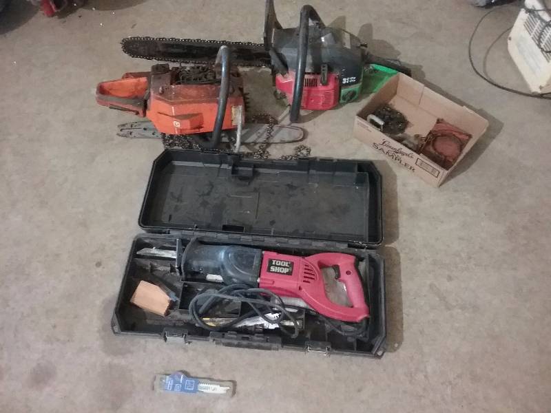 lot 44 image: Green Machine 7700 Chainsaw (runs great), & Misc Husqvarna parts, Tool Shop Saw
