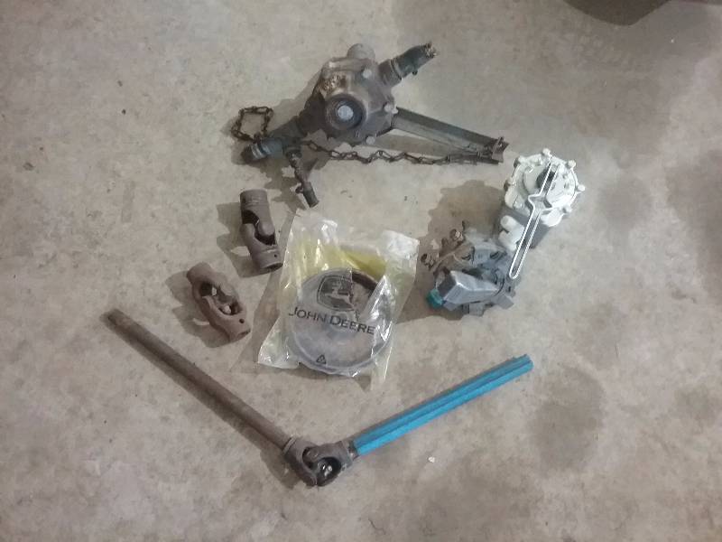 lot 49 image: Tractor Sprayer Pump & Control Valves
