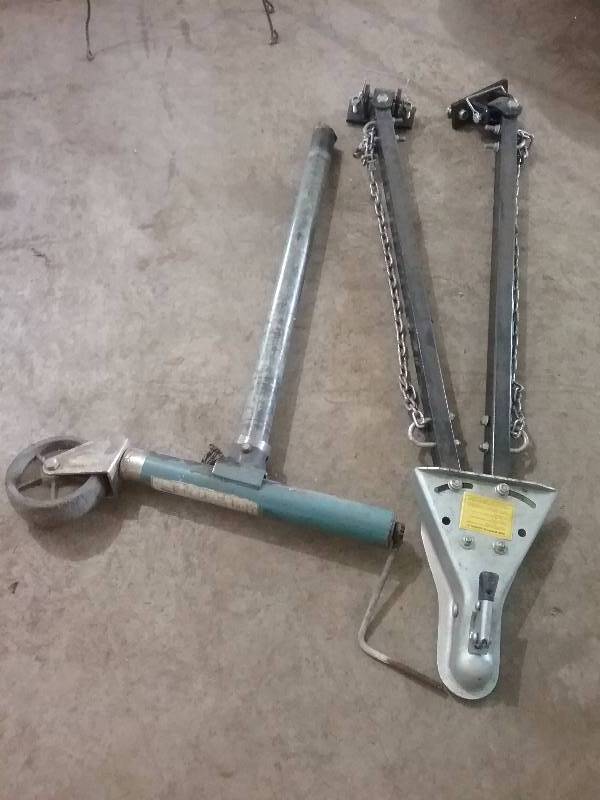 lot 66 image: Lot - Tow Bar, 5000lbs & Tongue Jack for Trailer, 2000lb