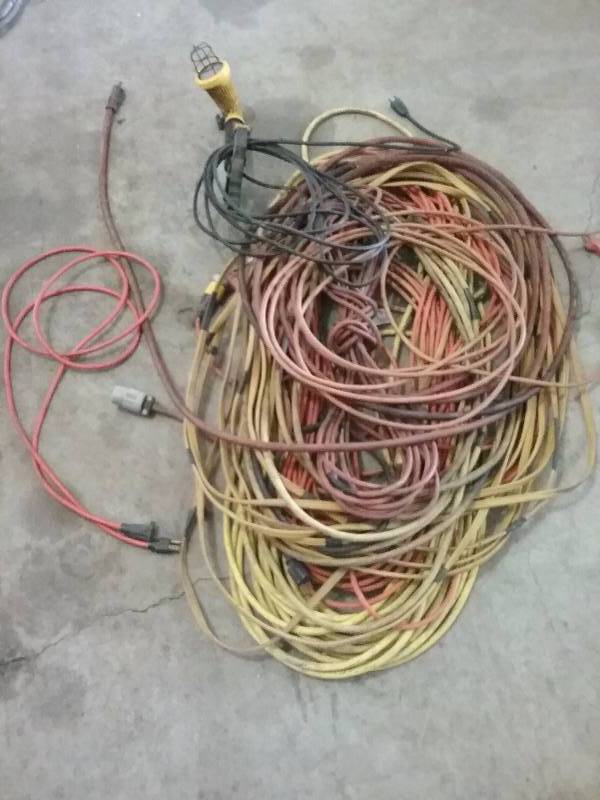 lot 73 image: Lot - Misc Extenstion Cords  - 100ft, etc