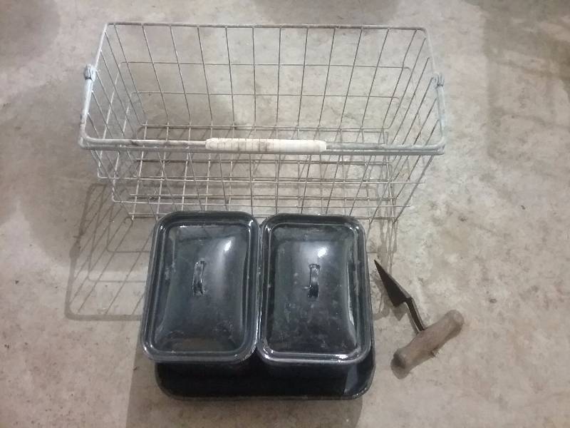 lot 78 image: Vintage Wire Basket, Enamelware & Garden Tool