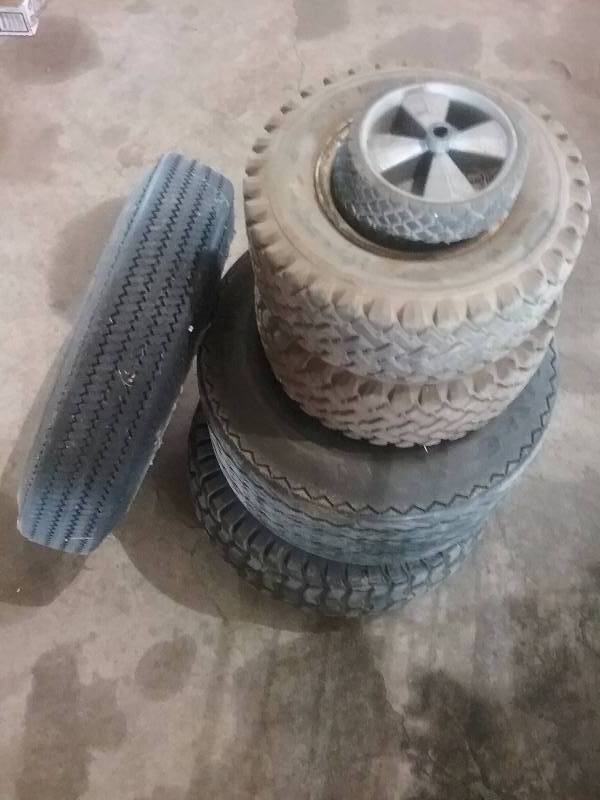 lot 79 image: Lot - Tires - 12.50 x4.50-6, 18x8.50-8, 18x8.50-8NHS