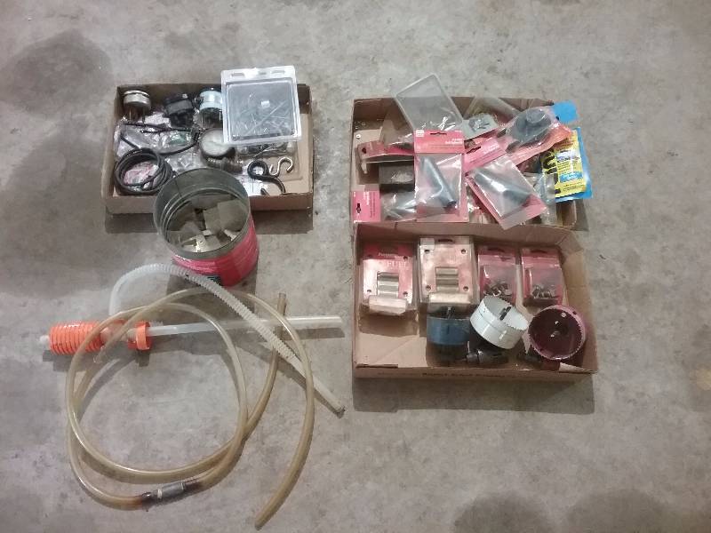 lot 83 image: Lot - Gauges, NIP ElectricalHardware, Holesaws 2 78 & 3 12