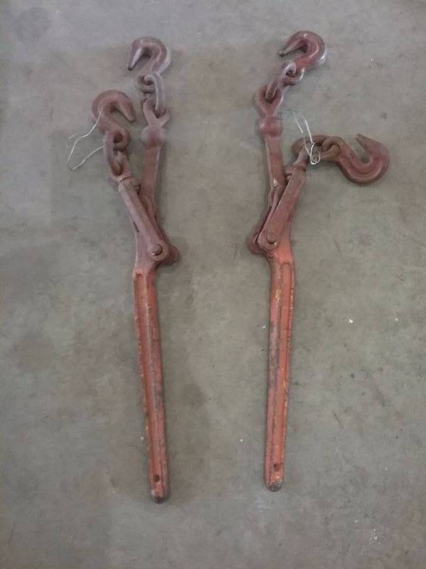 lot 94 image: Lot - Chain Binders