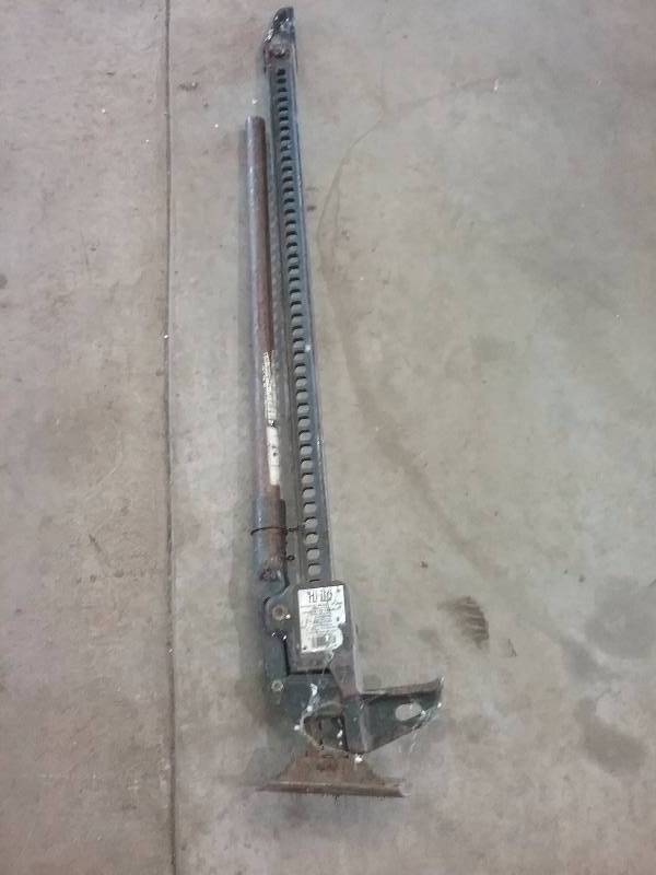 lot 101 image: Hi-Lift Jack, 5000lb
