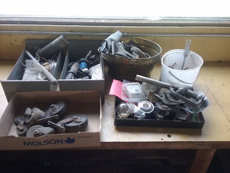 lot 118 image: Lot - Misc Casters, etc