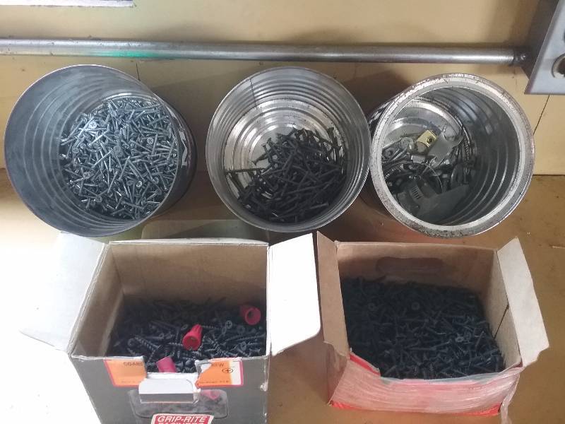 lot 123 image: Lot - Misc Screws, Sheet Rock Screws