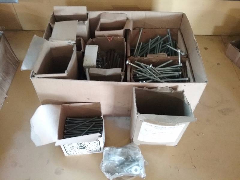 lot 126 image: Lot - Misc Carriage Bolts