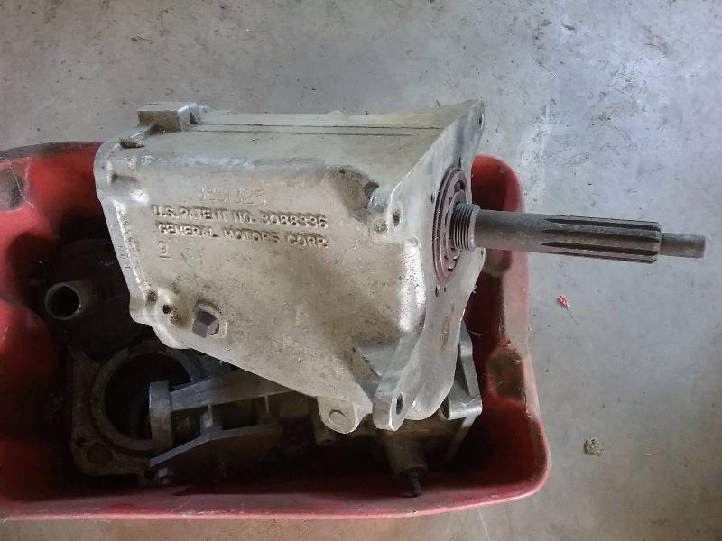 lot 136 image: General Motors M-22 Rock Crusher Transmission - Basket Case