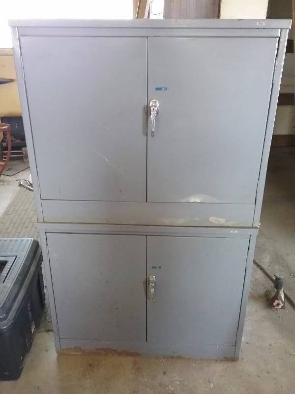 lot 152 image: Metal Cabinet, 36x18x5ft High