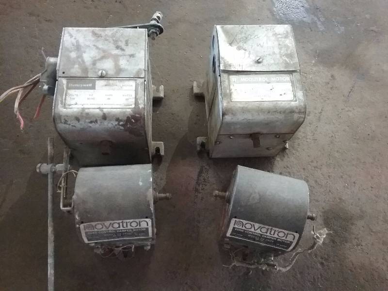 lot 179 image: Lot - (4) Valve Controller Motors